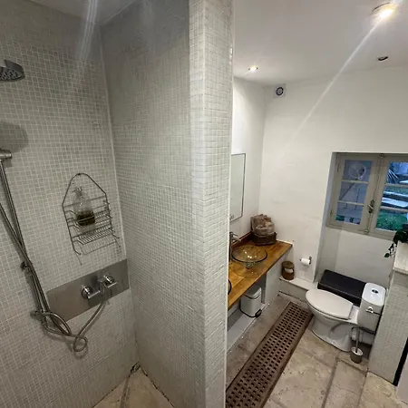 Gasthof De La Croix Du Pape Èze