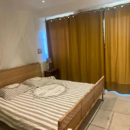 De La Croix Du Pape Gasthof *