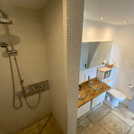 Gasthof De La Croix Du Pape Èze