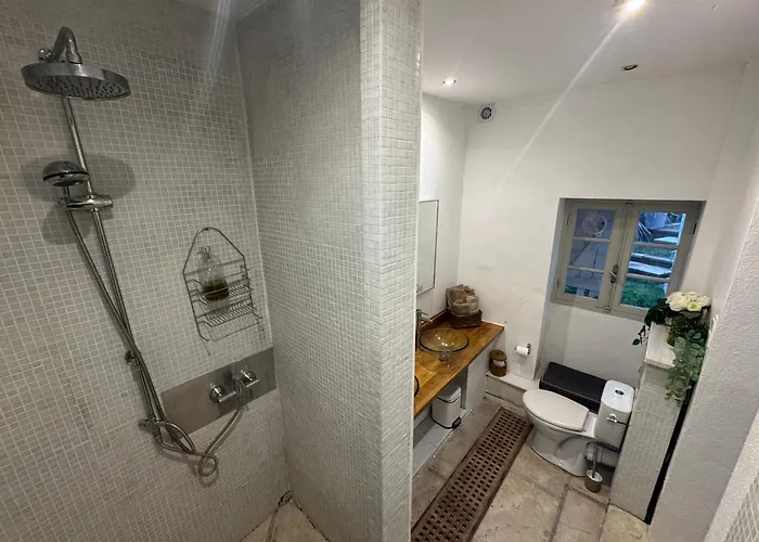 Casa de hóspedes De La Croix Du Pape Èze